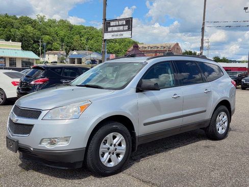 Used 2012 Chevrolet Traverse LS FWD image 1