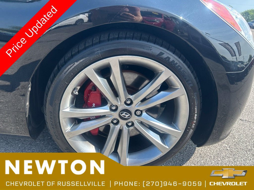 Used 2012 Hyundai Genesis 3.8 RWD image 32