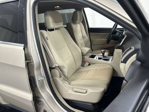 Used 2014 Jeep Grand Cherokee Laredo w/ Quick Order Package 23E AWD/4WD image 21