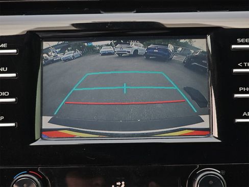 Used 2019 Toyota Camry SE w/ Carpet Mat Package image 22