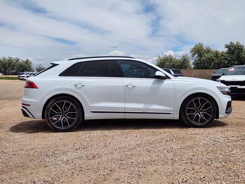 Used 2022 Audi Q8 Prestige w/ Prestige Package AWD/4WD image 2