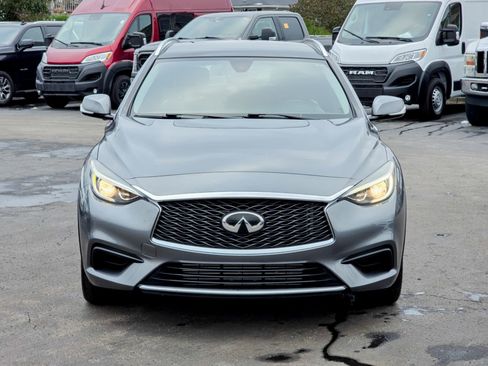 Used 2019 INFINITI QX30 image 3