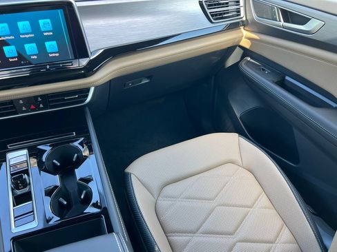 New 2026 Volkswagen Atlas Cross Sport SE AWD/4WD image 28