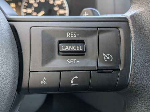 Used 2023 Nissan Pathfinder S image 15