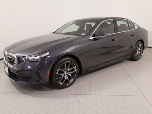 Used 2026 BMW 530i xDrive w/ Premium Package image 1