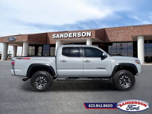 Used 2020 Toyota Tacoma TRD Off-Road w/ Technology Package AWD/4WD image 2
