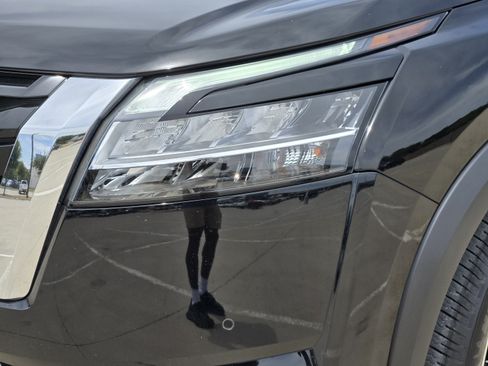 Used 2024 Nissan Pathfinder SL AWD/4WD image 29