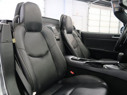 Used 2014 MAZDA MX-5 Miata Grand Touring w/ Premium Package RWD image 13