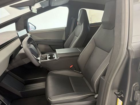 Used 2025 Tesla Cybertruck AWD Crew Cab image 20