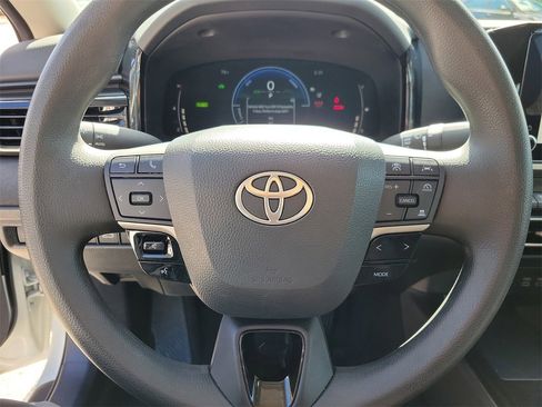 Used 2025 Toyota Camry LE image 19