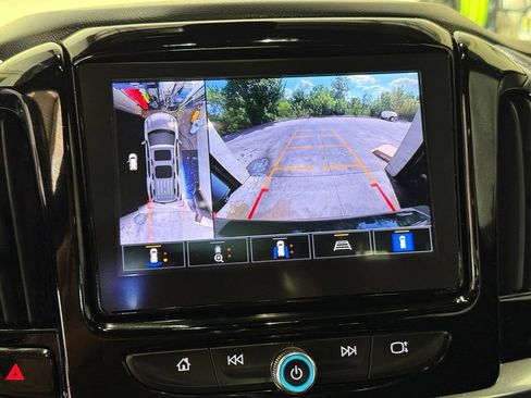 Used 2023 Chevrolet Traverse RS FWD image 15