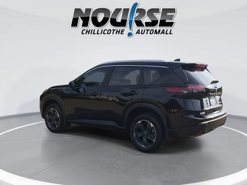 Used 2024 Nissan Rogue SV w/ SV Premium Package AWD/4WD image 6