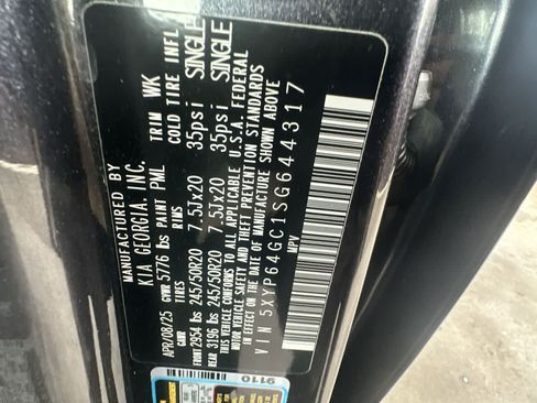 Used 2025 Kia Telluride S FWD image 29