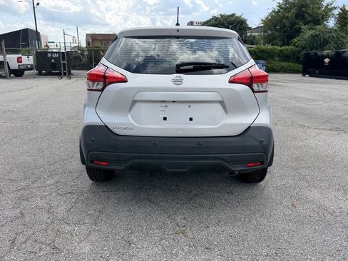 Used 2020 Nissan Kicks S FWD image 8