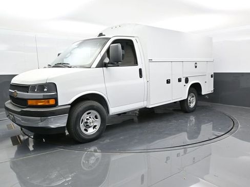 New 2025 Chevrolet Express 3500 w/ Power Convenience Package RWD image 3