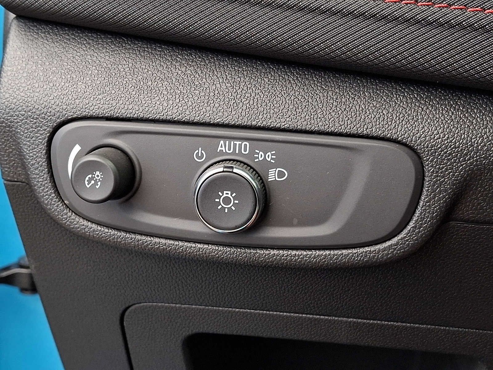 Used 2025 Chevrolet TrailBlazer RS FWD image 22