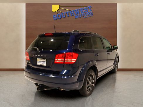 Used 2019 Dodge Journey SE image 4
