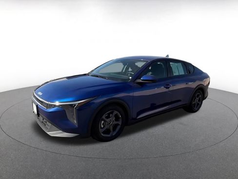 Used 2025 Kia K4 LXS image 7