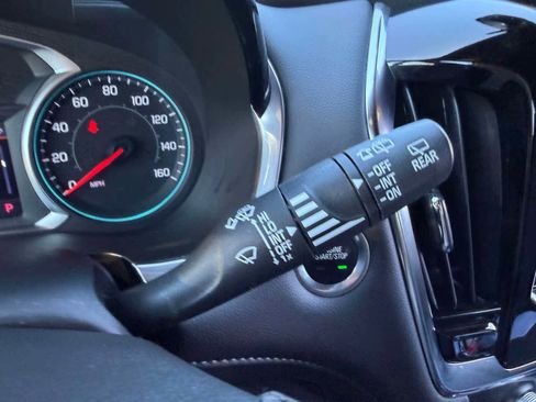 Used 2023 Chevrolet Traverse LT AWD/4WD image 29