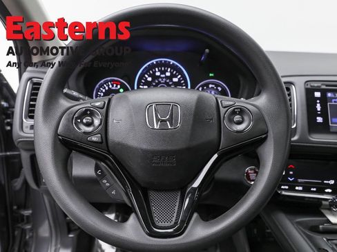 Used 2017 Honda HR-V EX image 10