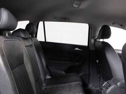 Used 2023 Volkswagen Tiguan SE image 12