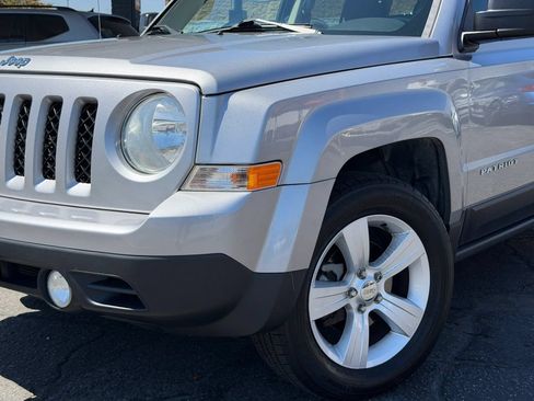 Used 2016 Jeep Patriot Latitude FWD image 3