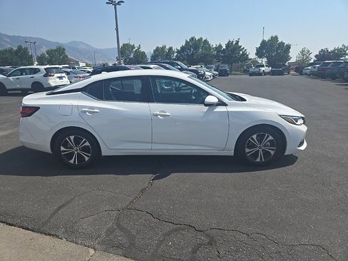 Used 2022 Nissan Sentra SV FWD image 4