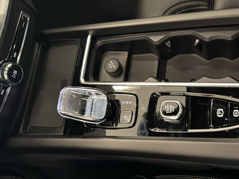 New 2026 Volvo XC60 B5 Ultra w/ Protection Package Premier image 19