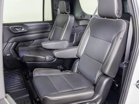 Used 2024 GMC Yukon XL SLT w/ SLT Luxury Package AWD/4WD image 42