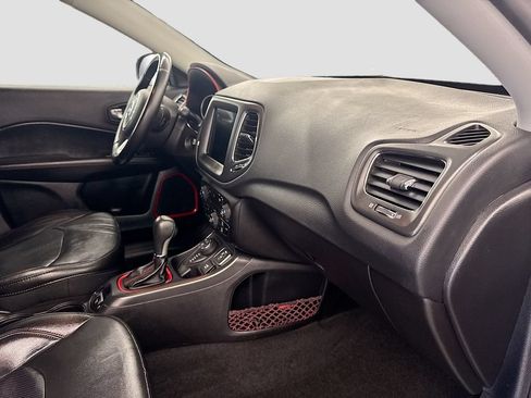 Used 2020 Jeep Compass Trailhawk w/ Leather Interior Group AWD/4WD image 28
