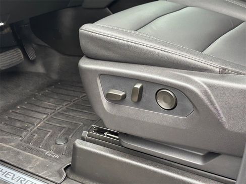 Used 2026 Chevrolet Tahoe Z71 w/ Comfort Package image 23