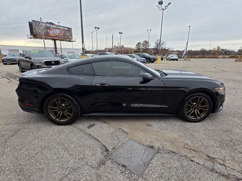 Used 2015 Ford Mustang Premium image 4
