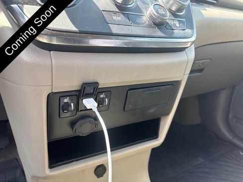 Used 2019 Toyota Sienna XLE w/ XLE Navigation Package FWD image 18