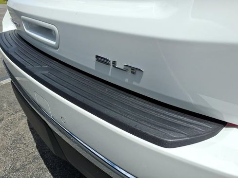 Used 2023 GMC Yukon SLT RWD image 14