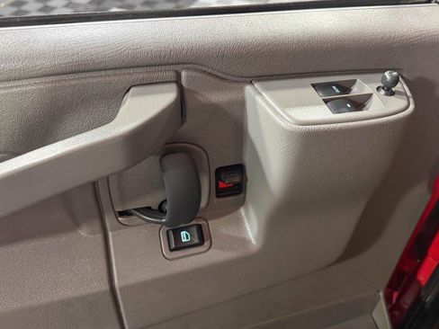 Used 2022 Chevrolet Express 2500 w/ Driver Convenience Package image 33
