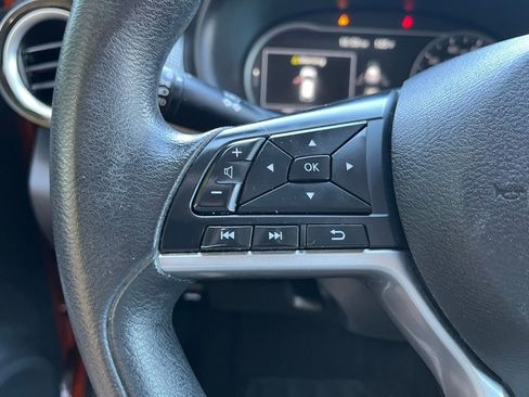 Used 2018 Nissan Kicks SV image 29