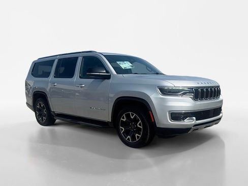 Used 2023 Jeep Wagoneer L Series III w/ Preferred Equipment Group image 8