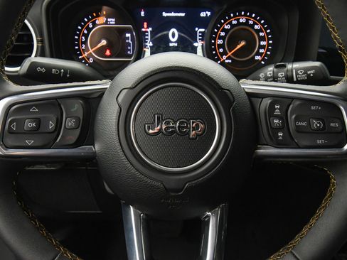 Used 2024 Jeep Wrangler Sahara image 34