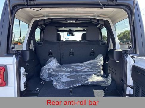 New 2026 Jeep Wrangler Unlimited Rubicon AWD/4WD image 32