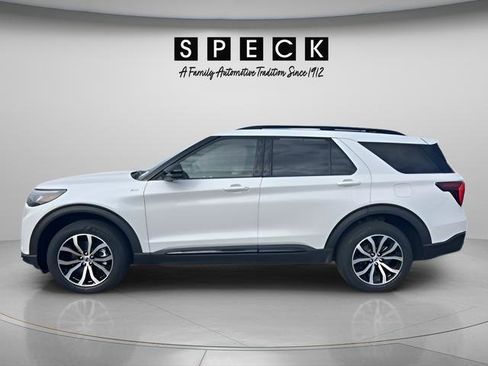 Used 2025 Ford Explorer ST-Line AWD/4WD image 2