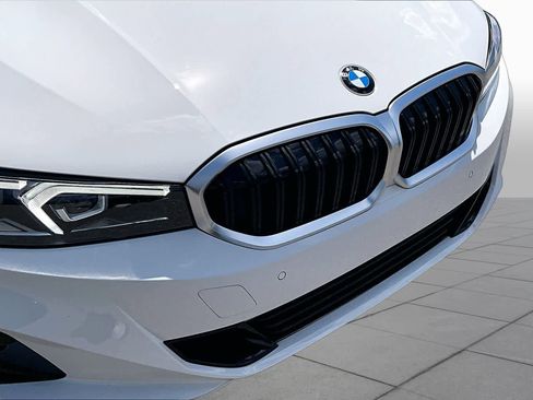 Used 2025 BMW 330i Sedan w/ M Sport Package RWD image 31