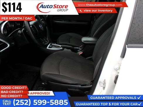 Used 2014 Dodge Avenger SE image 12