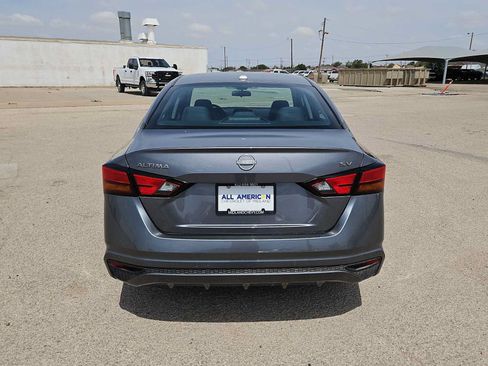 Used 2024 Nissan Altima 2.5 SV FWD image 7