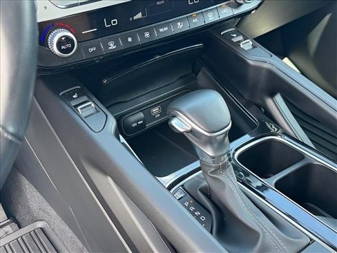 Used 2025 Kia Telluride S FWD image 28