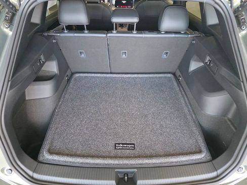New 2026 Volkswagen Tiguan SE R-Line FWD image 12