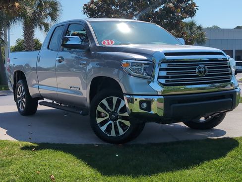 Used 2021 Toyota Tundra Limited w/ Limited Premium Package AWD/4WD image 2