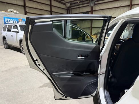Used 2019 Toyota C-HR XLE FWD image 15