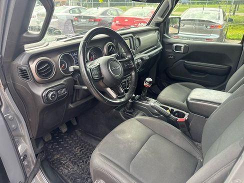 Used 2018 Jeep Wrangler Unlimited Sport S AWD/4WD image 9