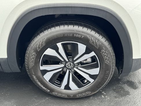 Used 2026 Volkswagen Atlas SE FWD image 11