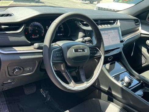 New 2026 Jeep Grand Cherokee L 4WD image 19